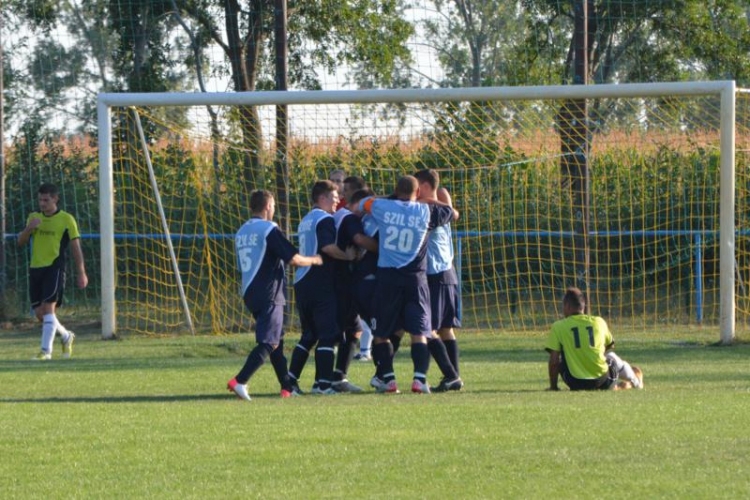 Szil-Farád 4:3 (2:1) megyei III. o. bajnoki labdarúgó mérkőzés