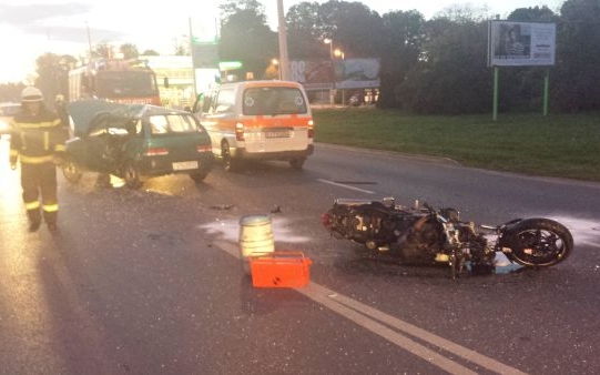 Autó és motoros ütközött Kapuváron, két sérült