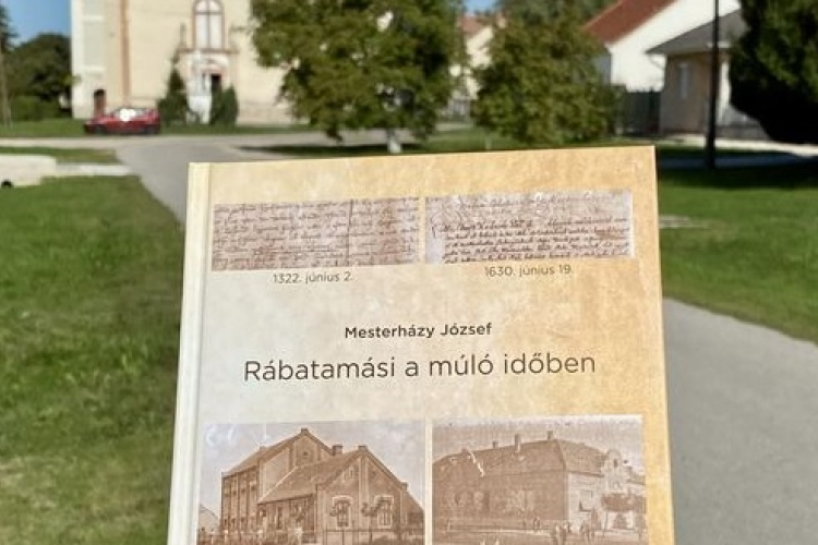 Rábatamási a múló időben