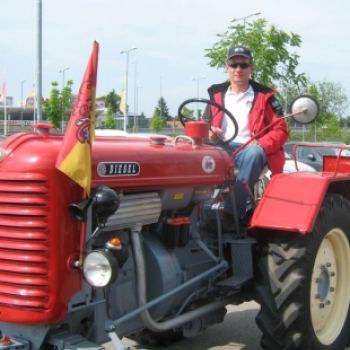 Oldtimer autó és traktor találkozó