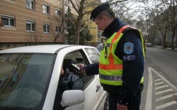 Akció a hosszú hétvégén a közlekedők biztonságáért