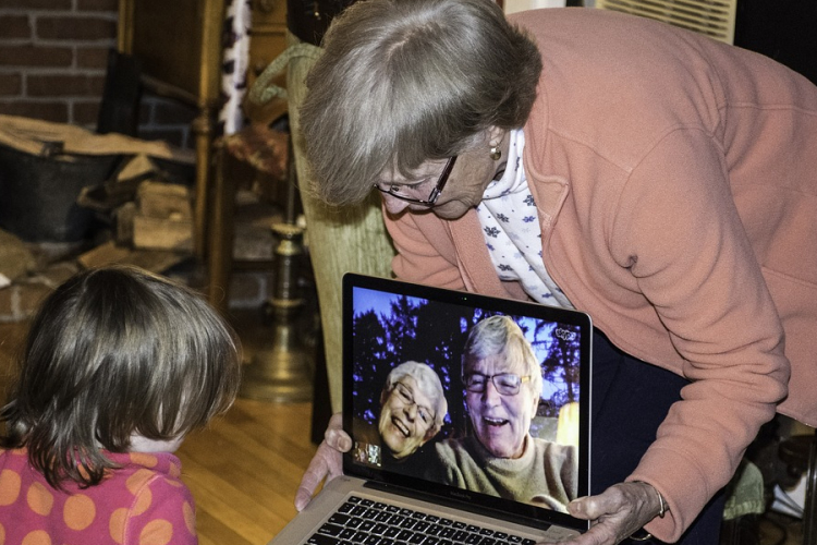 Skype-olni szeretne az unokákkal?