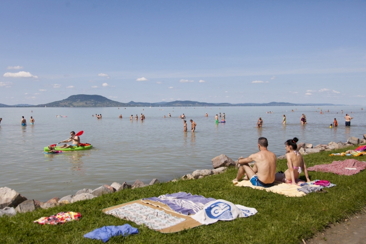 Belefulladt egy 19 éves fiú a Balatonba