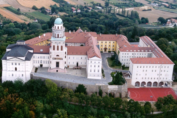 Eddig nem látható műkincseket állítanak ki Pannonhalmán