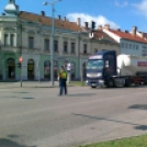 Lezártak két sávot Csorna belvárosában, nagy dugók lesznek 2 hónapig