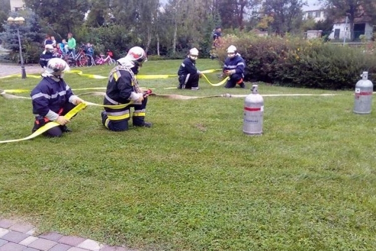 Tűzoltó gyakorlatot tartottak Petőházán