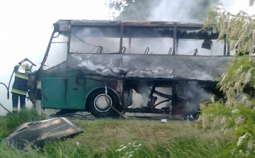 Kigyulladt és kiégett a győri egyetemistákat szállító busz