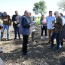 Az utolsó út Tegnap, 17:58  Robert E. Field, a veterán katona végakaratát teljesítette lánya Rábatamásiban