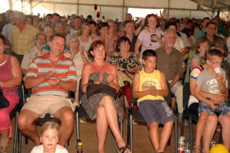 Bodrogi Gyula és Voit Ági a szanyi vadásznapon