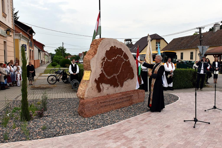 Trianoni megemlékezés Szanyban.