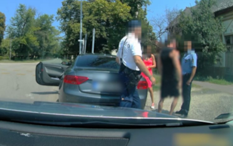 Lefejelte a magyar rendőrt az audis - Videó