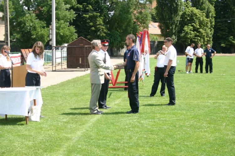 Hivatásos tűzoltók versenye Csornán